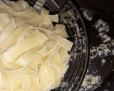 Foto del paso 1 de la receta: Tallarines con crema 🍜