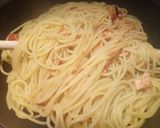 A picture of step 3 of Spaghetti al salmone e melanzane.