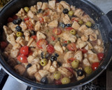 Foto del paso 5 de la receta: Pollo a la mediterránea