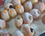 Foto langkah ke 10 dari resep #22 Bomboloni Menul Empuk.