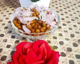 A picture of step 3 of Pyazi Kala Chana.