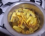A picture of step 4 of Matoke crisps.