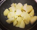 Foto del paso 3 de la receta Ensalada de patatas con atún, maíz y aceitunas verdes