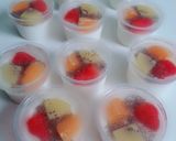 Foto langkah ke 6 dari resep 243. Puding Cup Susu Buah.