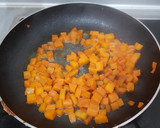 Foto del paso 4 de la receta: Calabacín relleno con pollo