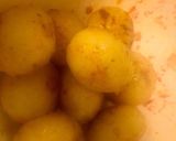 A picture of step 1 of Dum Aloo.