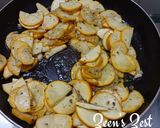 A picture of step 2 of Yellow Zucchini Stir Fry.