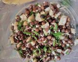 A picture of step 3 of Kaly chanay ki khati meethi chaat.