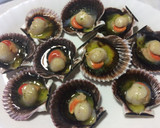 Foto del paso 3 de la receta: Zamburiñas a la plancha con salsa verde