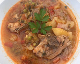 Foto del paso 4 de la receta: Guiso de pollo con puerro y guisantes