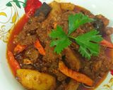 Foto langkah ke 1 dari resep Oseng Mercon Sapi Kentang.
