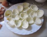 Foto del paso 1 de la receta: Huevos rellenos