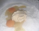 Foto del paso 1 de la receta: Medialunas rellenas con dulce de leche🥰🌙