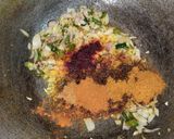 A picture of step 3 of Ragda Patties.