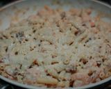 Foto del paso 8 de la receta: Pasta en salsa de queso mozzarella con camarones