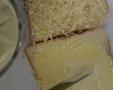 Foto langkah ke 3 dari resep Egg And Cheese Toast.