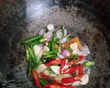 Foto langkah ke 3 dari resep Tumis Ikan Kembung.
