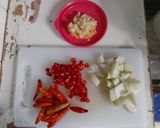 Foto langkah ke 2 dari resep Cumi Ring Masak Asin Pedas.