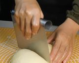 Foto langkah ke 4 dari resep Donat Kentang.