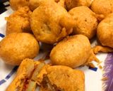 A picture of step 3 of Garlic dabda (bhajiya).
