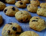 Foto langkah ke 4 dari resep Simple Raisin Scones ala Ribka (no telur, no mixer, kilat).