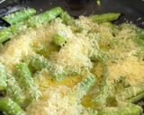 Foto del paso 3 de la receta: Habichuelas con parmesano y huevos
