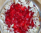 A picture of step 4 of Strawberry pudding.