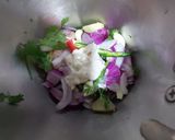 A picture of step 1 of Chicken nargisi kofta.