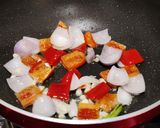 A picture of step 2 of Chilli egg (omlette style).