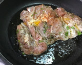 Foto del paso 2 de la receta: Contramuslos de pollo abiertos sin hueso marinados para asar