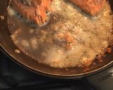 Foto langkah ke 5 dari resep Salmon Steak With Garlic Shoyu and Songkit Flavour.