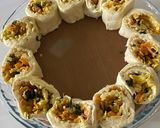 A picture of step 5 of Paneer puff pastry xmas wreath.