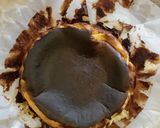 Foto langkah ke 6 dari resep Basque Burnt Cheesecake.