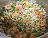 A picture of step 4 of Green Chutney Pulao with Corn.