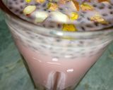 A picture of step 4 of 3 colour Jame shiri drink.