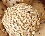 A picture of step 4 of Peanut and Sesame Laddu.