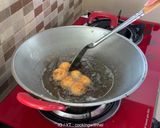 Foto langkah ke 9 dari resep Bola - Bola Nasi.