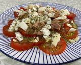 Foto del paso 1 de la receta: Ensalada de tomate con queso