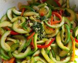 Foto del paso 4 de la receta: Zapallitos al wok 🇺🇾 Receta 200 🥰🥰🥰🥰👏🏼👏🏼👏🏼🇺🇾🇺🇾