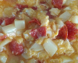 Foto del paso 2 de la receta: Huevo con papas y peperoni