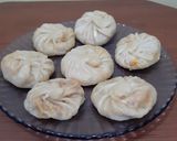 A picture of step 4 of Mix veg momos.