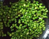 A picture of step 4 of Vegetable Sushi.