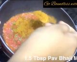 A picture of step 4 of Cheesy Bun Masala.