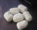 Foto del paso 4 de la receta: Ternera troceada con huevo y croquetas