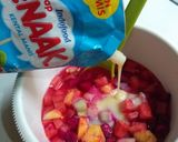 Foto langkah ke 2 dari resep Es Aneka Buah / Sop Buah.
