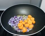 A picture of step 2 of Pumpkin soup 🤤.