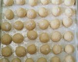 Foto langkah ke 4 dari resep Donat Sate tanpa telur.
