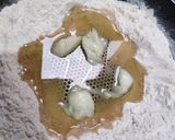 A picture of step 2 of Attey ka halwa.