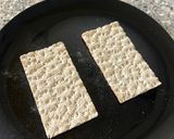 Hình bước làm 1 của món Snack Giữa Ngày Với Cracker, Nutela Và Dâu Tây