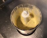 Une image de l'étape 4 de Sauce salade à la moutarde, noix, vinaigre de truffe et fines herbes.